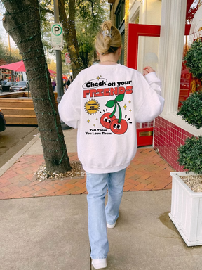 Vérifiez le sweat-shirt de vos amis